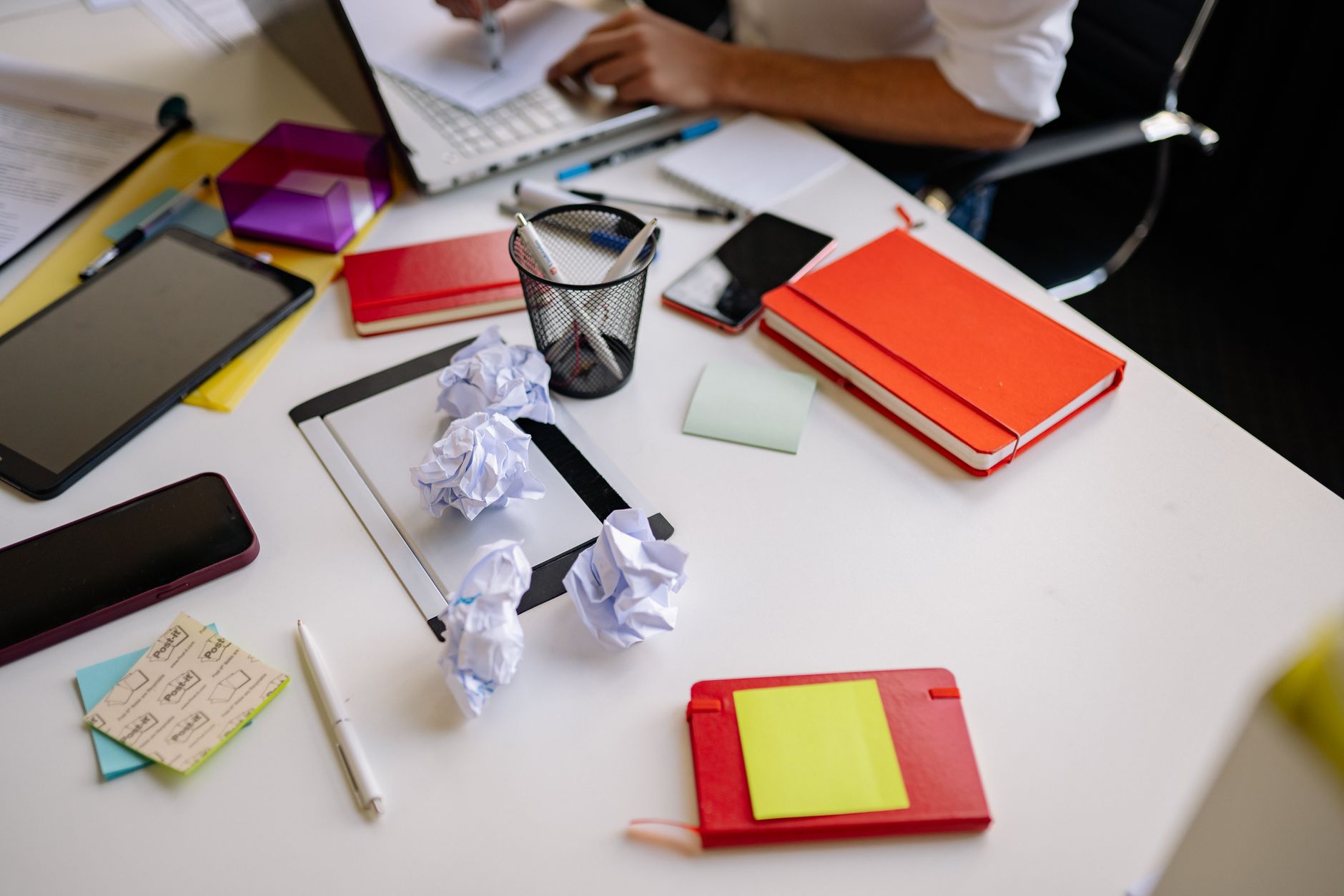 Why desk gadgets for productivity fail (and how to fix)